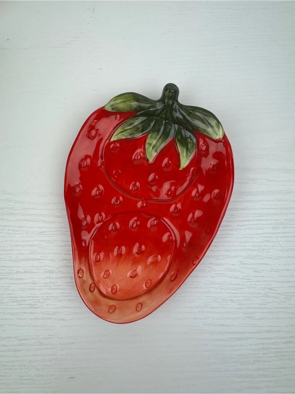 Ceramic‎ Strawberry Salt & Pepper Shakers With Tray by Corner Ruby